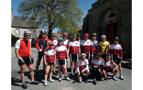 Les cyclos en nombre aux Pierres Jaumâtres.